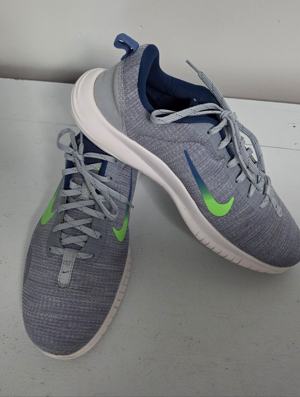 Nike Tennis Shoes Size 10 W